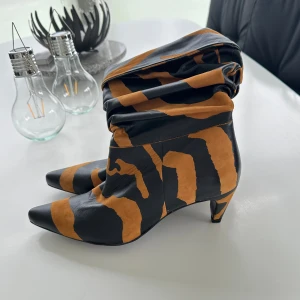 Boots - Stövlar med klack från H&M studio