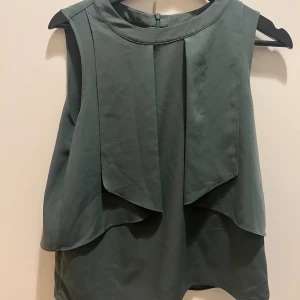 Blus - Storlek s , aldrig använd. 