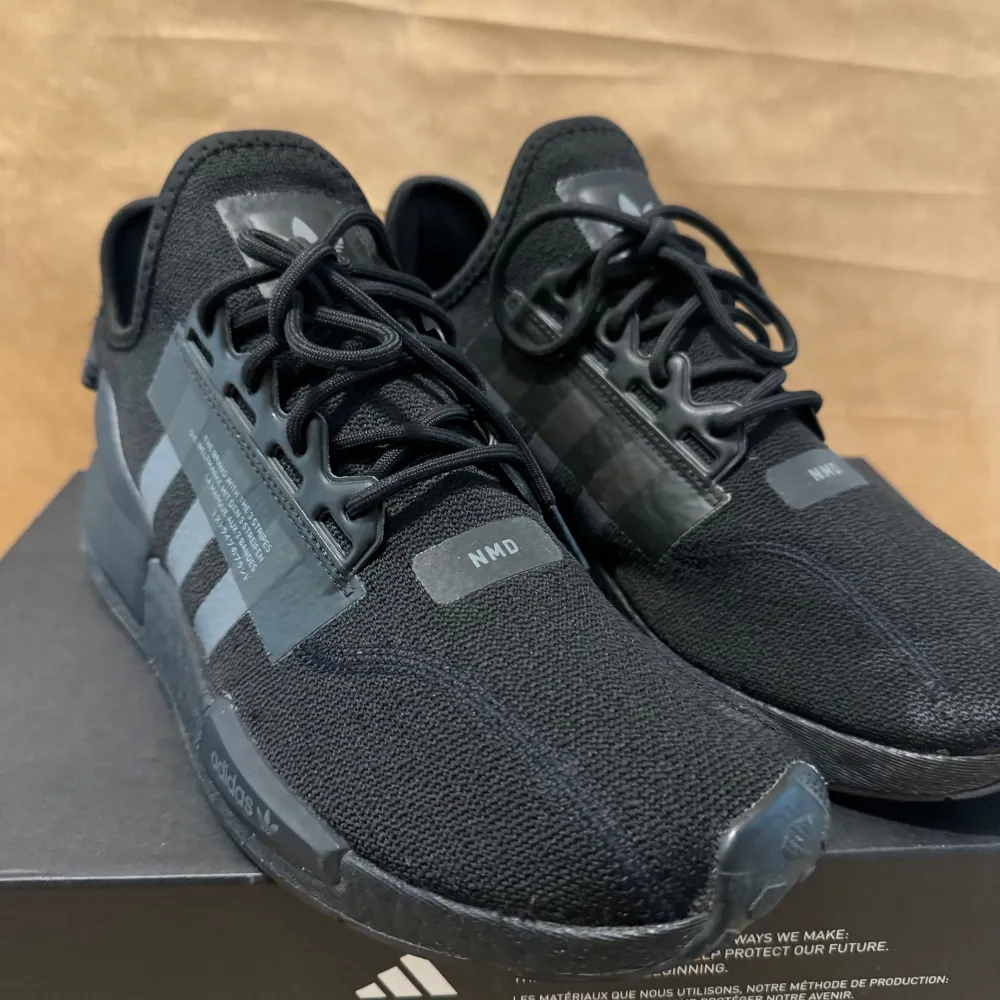 Adidas NMD storlek 45 1/3. Skor.