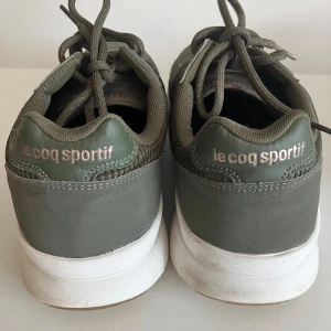 Le coq sportif stl 40 - Snygga, nästan oanvända säjes pga fel stl.