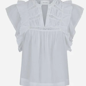 Blus - Säljer denna supersnygga neo noir blusen som är köpt för 600kr❤️😊