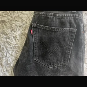 Levis jeans  - Levis jeans, herr modell men kan användas på dam också 