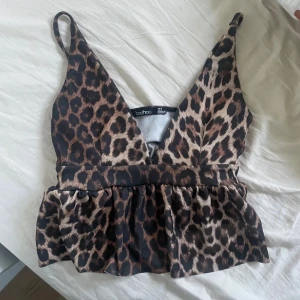 Leopard topp  - Köpt på Plick, aldrig använd🩷