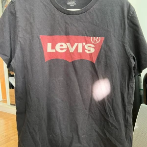 Levis t-shirt - Levis t-shirt 