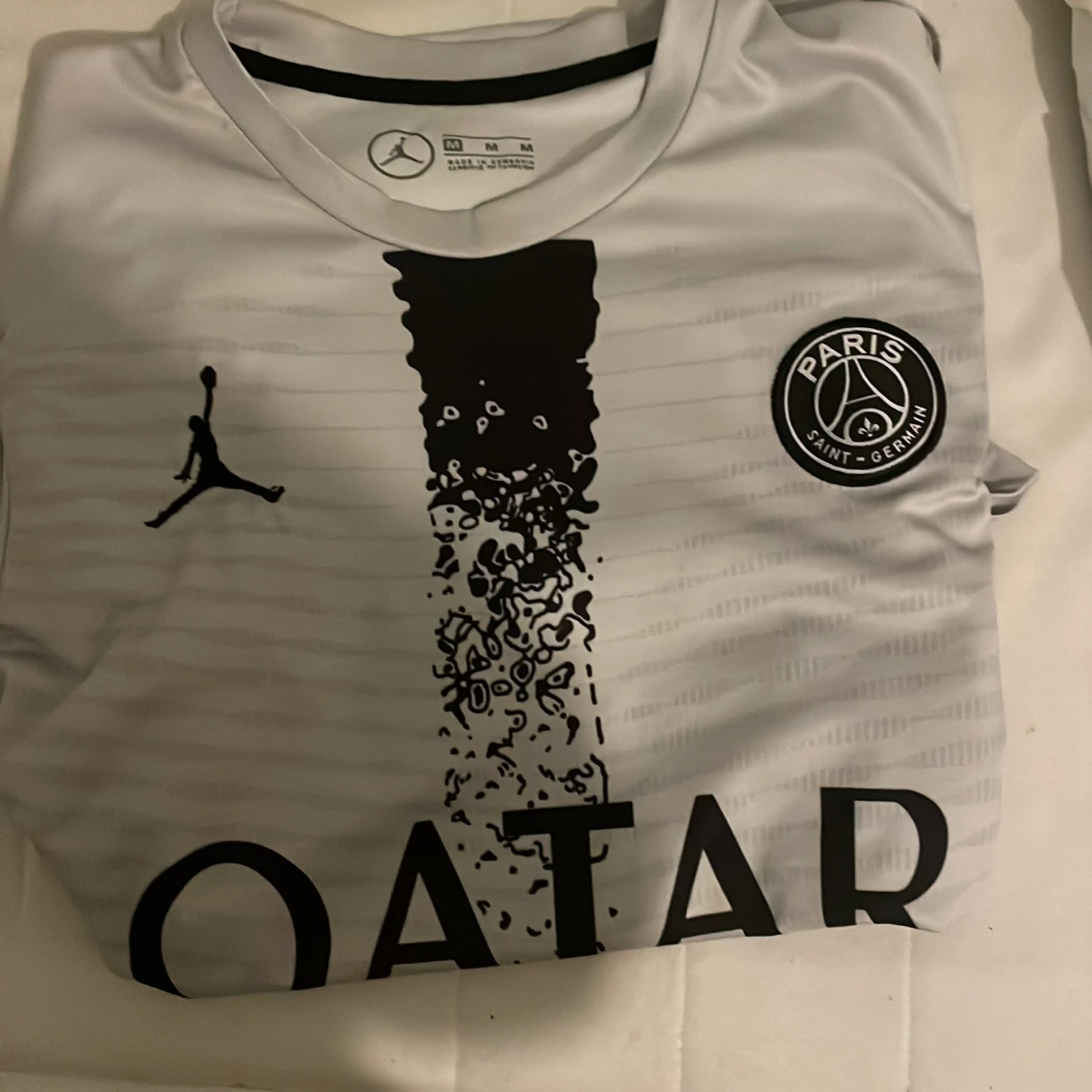 Säljer mbappe tröja som jag har ingen användning av - 91