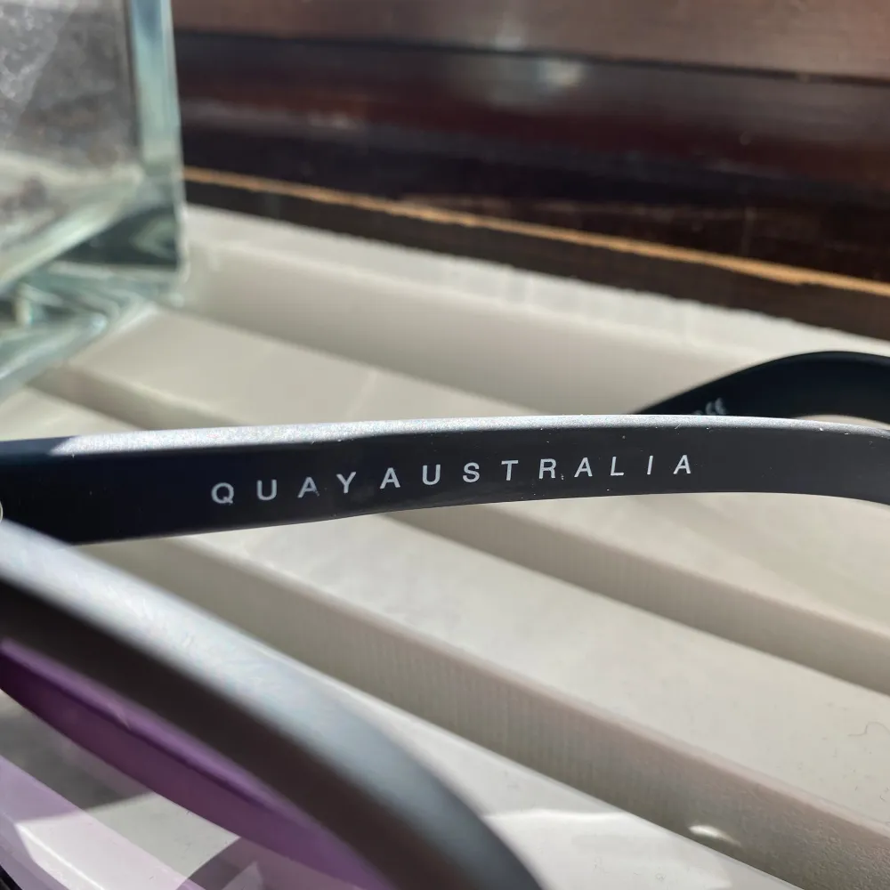 Super fina solglasögon från Quay Australia. Köpt för ca 700 och säljer för 400. Övrigt.