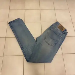 ❗️UTFÖRSÄLJNING❗️Crocker Jeans | Skick: 8/10 - Storlek: 29/32 - Modell: 330 (Slim fit) - Nypris: 1,000 - Vårt pris: 99 