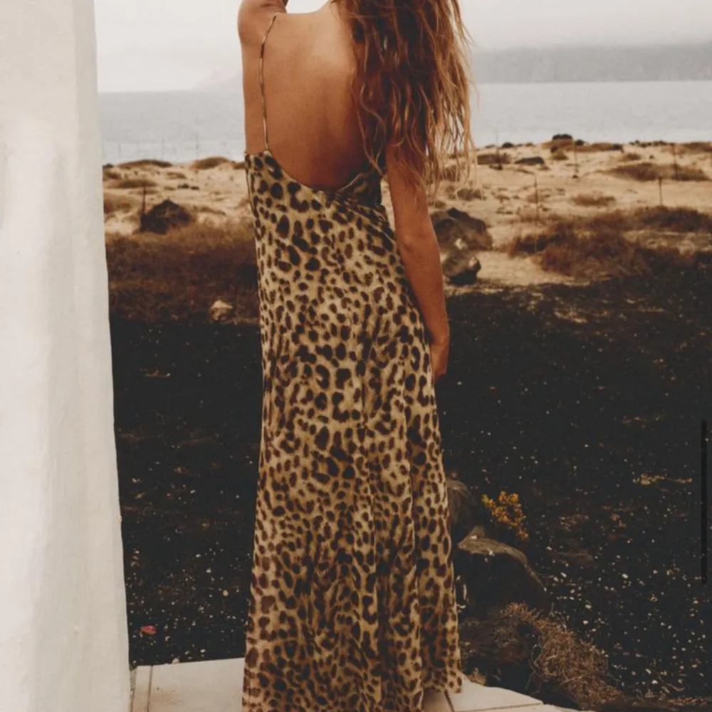 Säljer denna leopard klänning i nyskick, aldrig använd!. Klänningar.