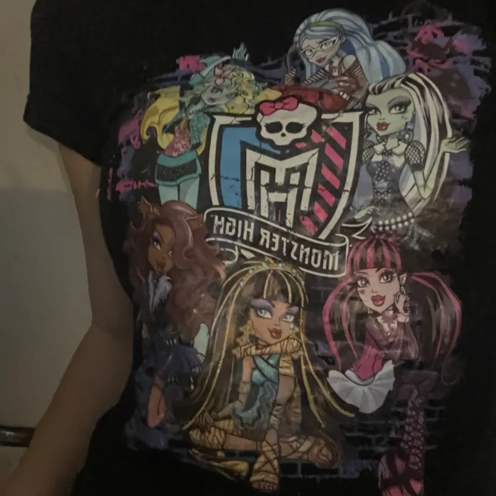 Såå gullig Monster High tshirt. . T-shirts.