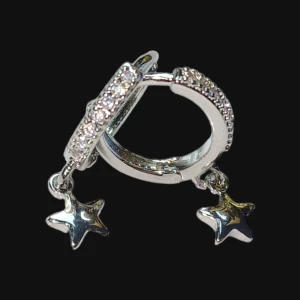 Strass creoler med stjärnor  - Aldrig använda Handgjorda örhängen av Nh.designs  Nickelsäkra och i rostfrittstål 