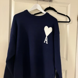 Ami paris - Ami paris tröja Storlek M, använd 1-2 gånger