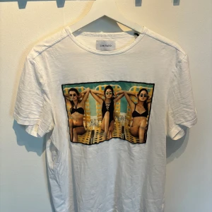 Limitato t-shirt - Säljer en limitato som inte kommer till användning längre och bara tar en massa plats i garderoben, (fint skick)