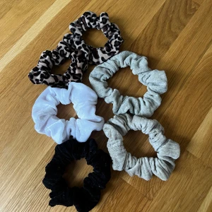 Hårsnoddar - 50kr (alla) eller 50kr/st
