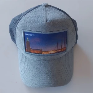 Revenite keps - Revenite pop up 23 keps, skick 9/10 kommer aldrig säljas igen, hör av dig om du har några frågor eller funderingar, pris går att diskutera!! Påse finns kvar!