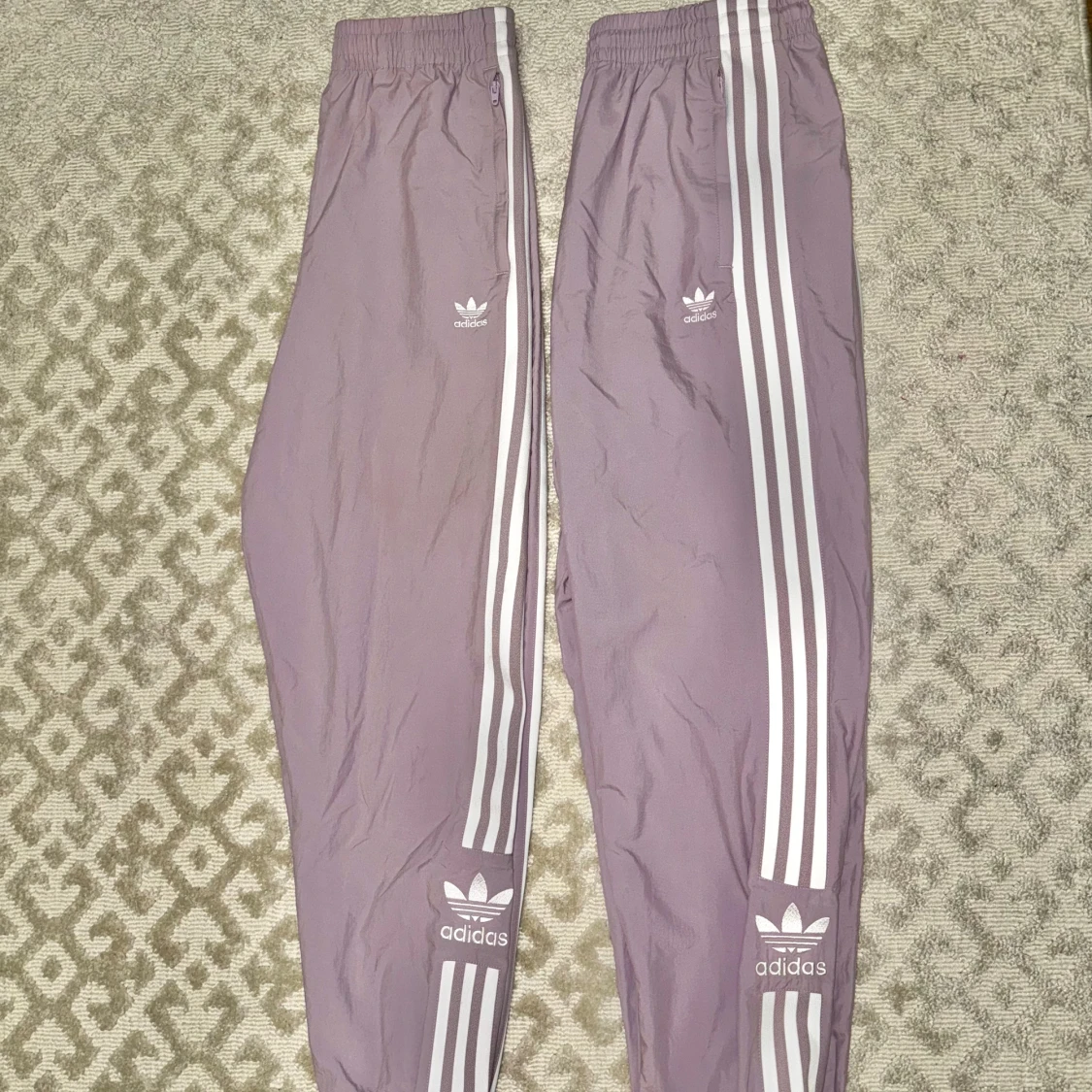 Adidas träningsbyxor storlek S kvar! - 92