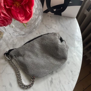 Glitter väska  - Glittrig väska från Gina tricot💘