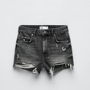 Jeans shorts - Gråa jeans shorts från zara💞använda få ggr💞storlek 32