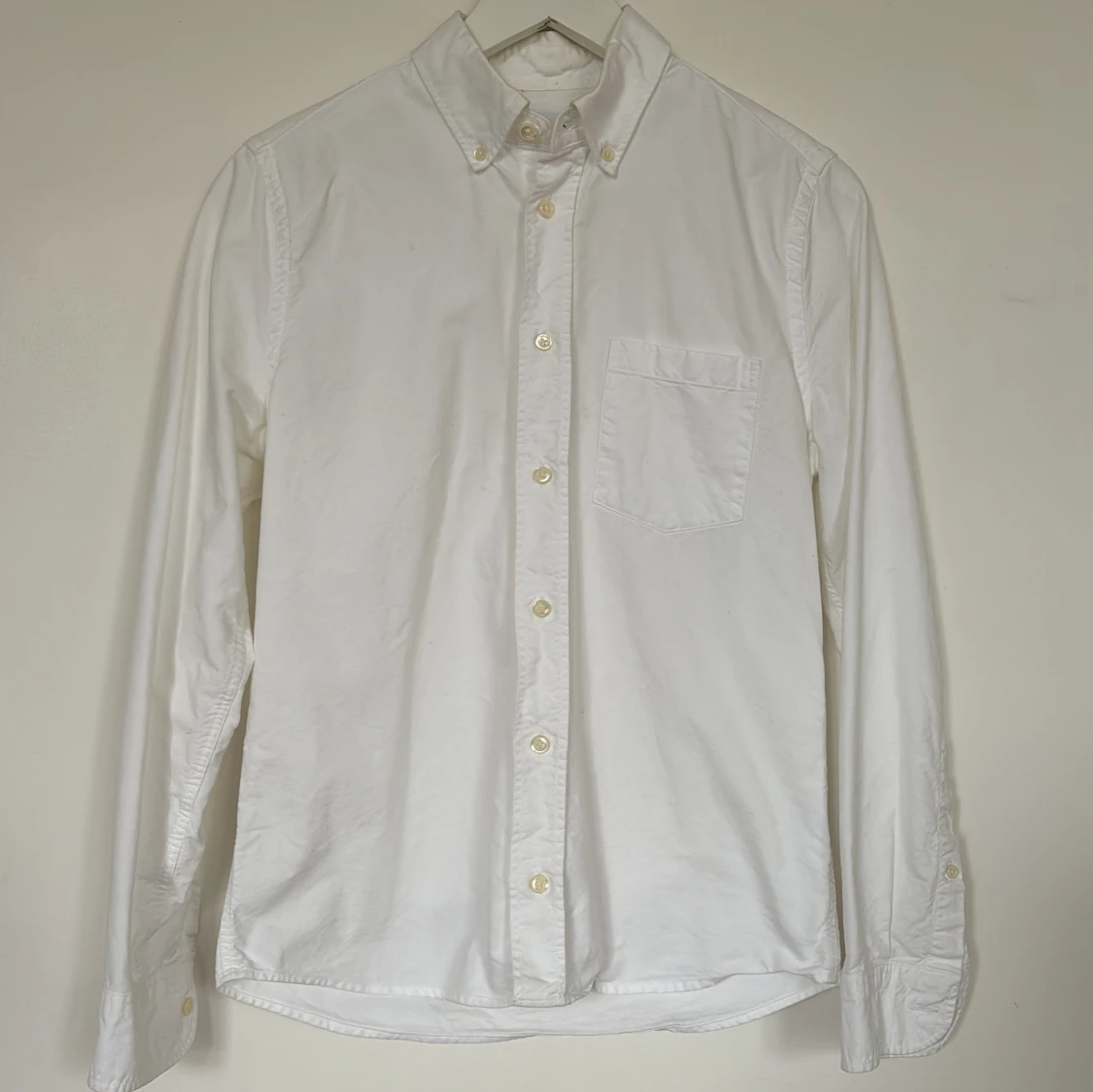 Asket oxfordskjorta vit