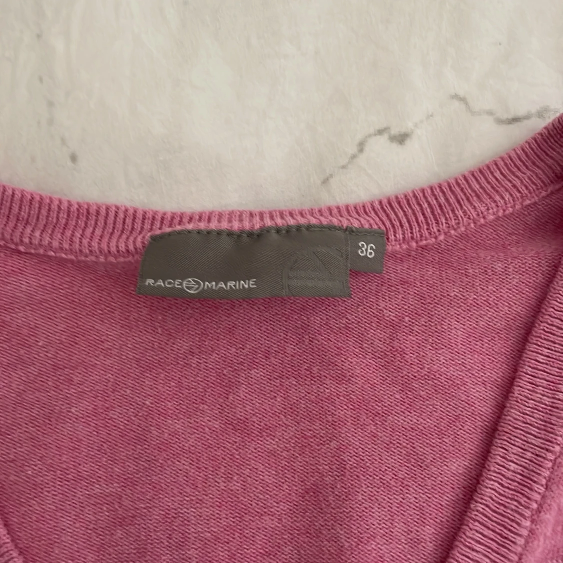 V-ringad rosa tröja💗 - 90