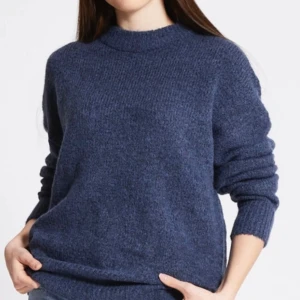 Stickad tröja - Tröja från lager 157 Andvänd ett antall gånger så är lite sliten  Är villig att sänka pris