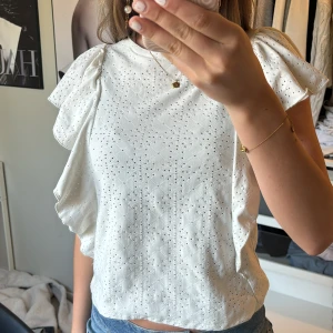 T shirt - Jätte fin tröja som är perfekt till sommaren 