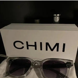 Chimi 02  - Chimi 02 grå 