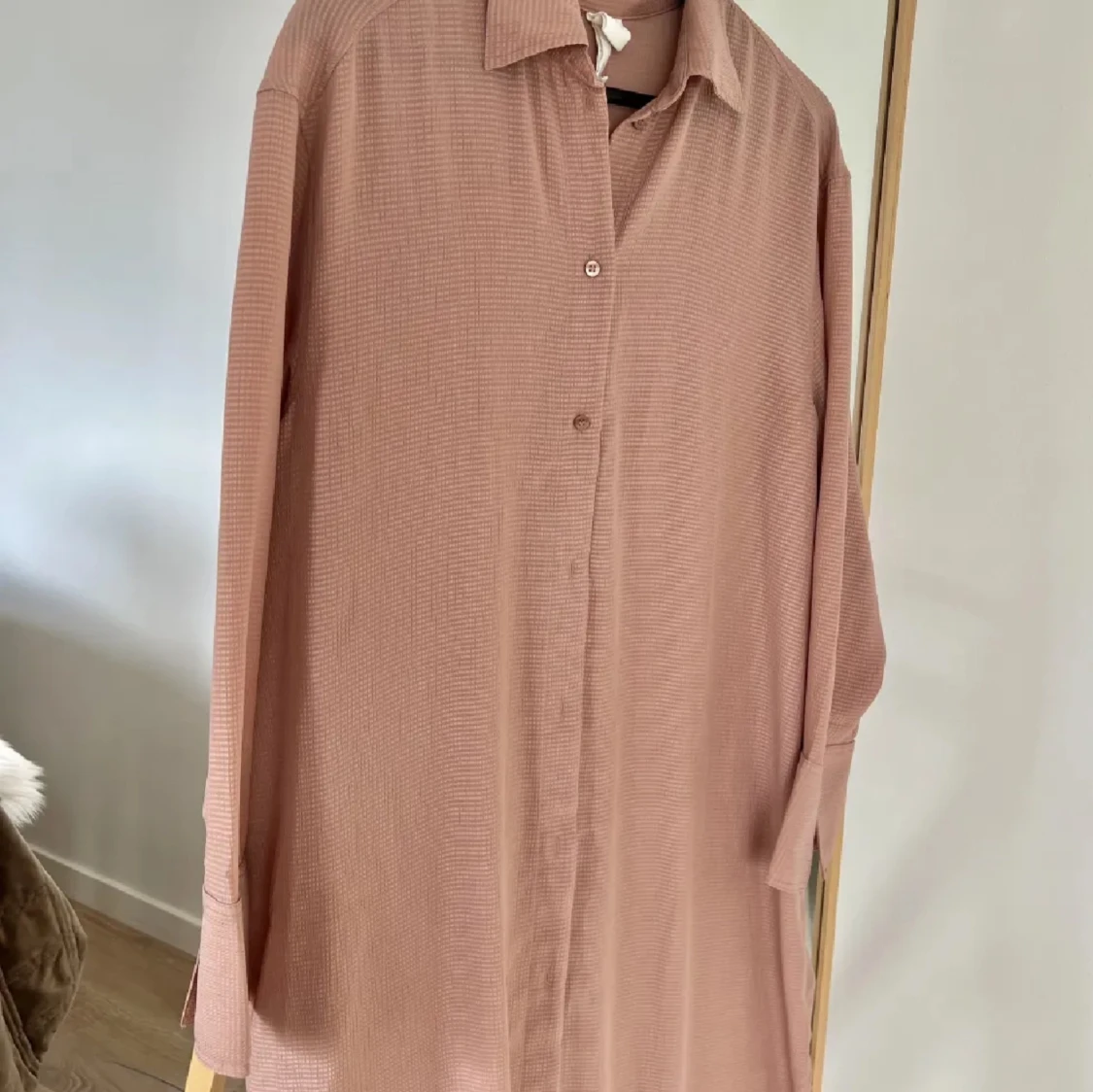 Flowy rosa skjorta  - 90