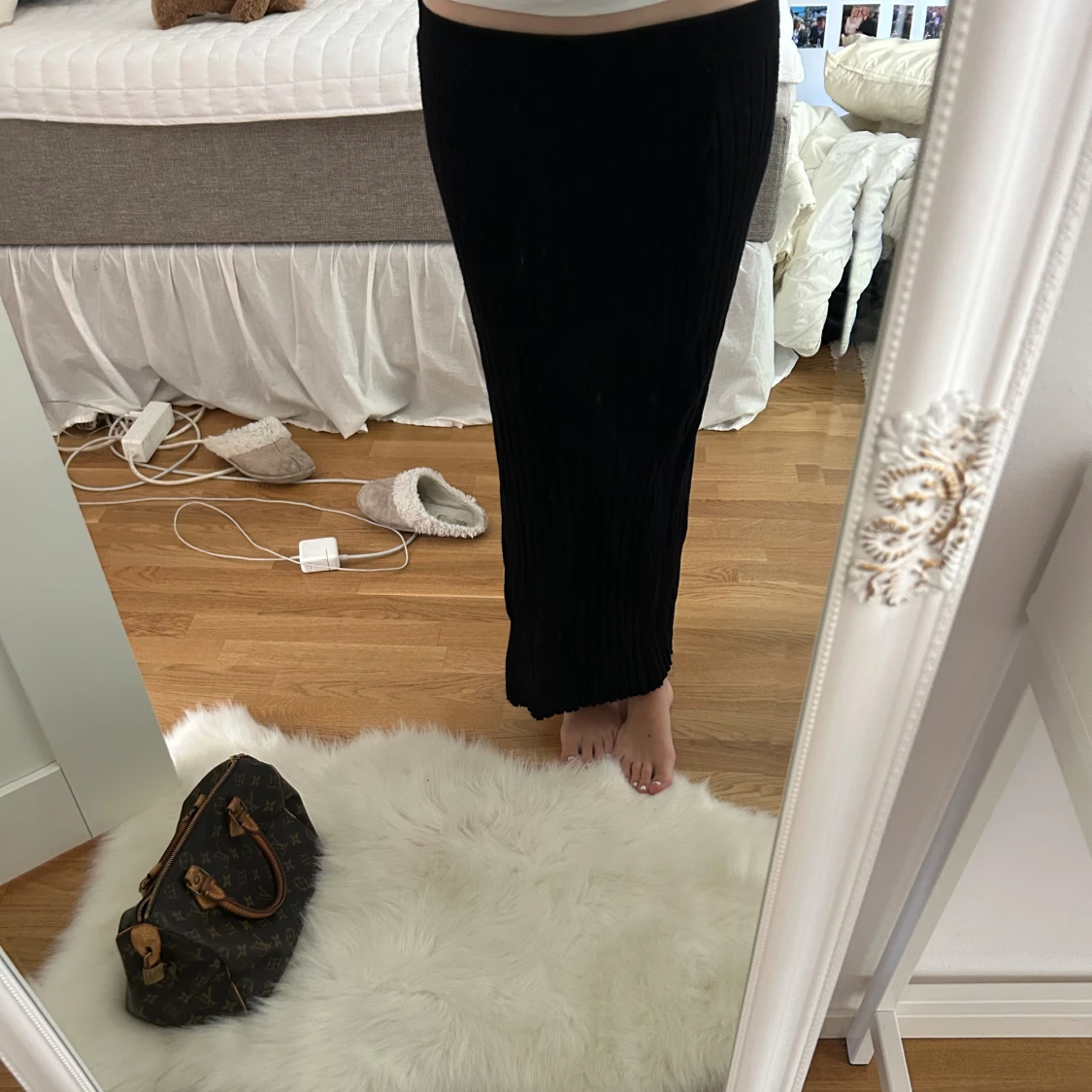 Svart långkjol från Monki - 91