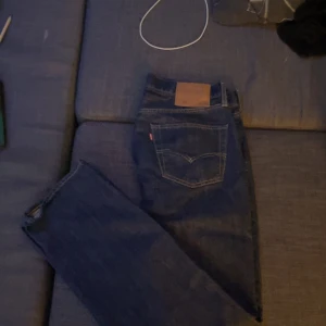 Levis 501 - Använt max 3 gånger  Storlek w33 L32