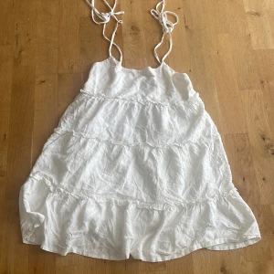 Vit klänning - Storlek XS