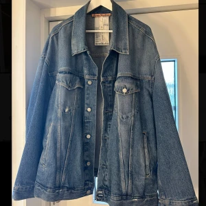 Acne Studio - Acne Studio jeans jacka i storlek S/M Unisex Använd ett fåtal gånger