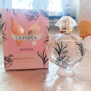 OLYMPIA Blossom - Hej😊säljer helt nya oanvänd 30ml Paco Rabanne Olympea blossom som köpte från Kicks,men doften inte passar till mig längre.  