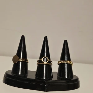 6st ringar - 6 st ringar guldfärgade, aldrig använda