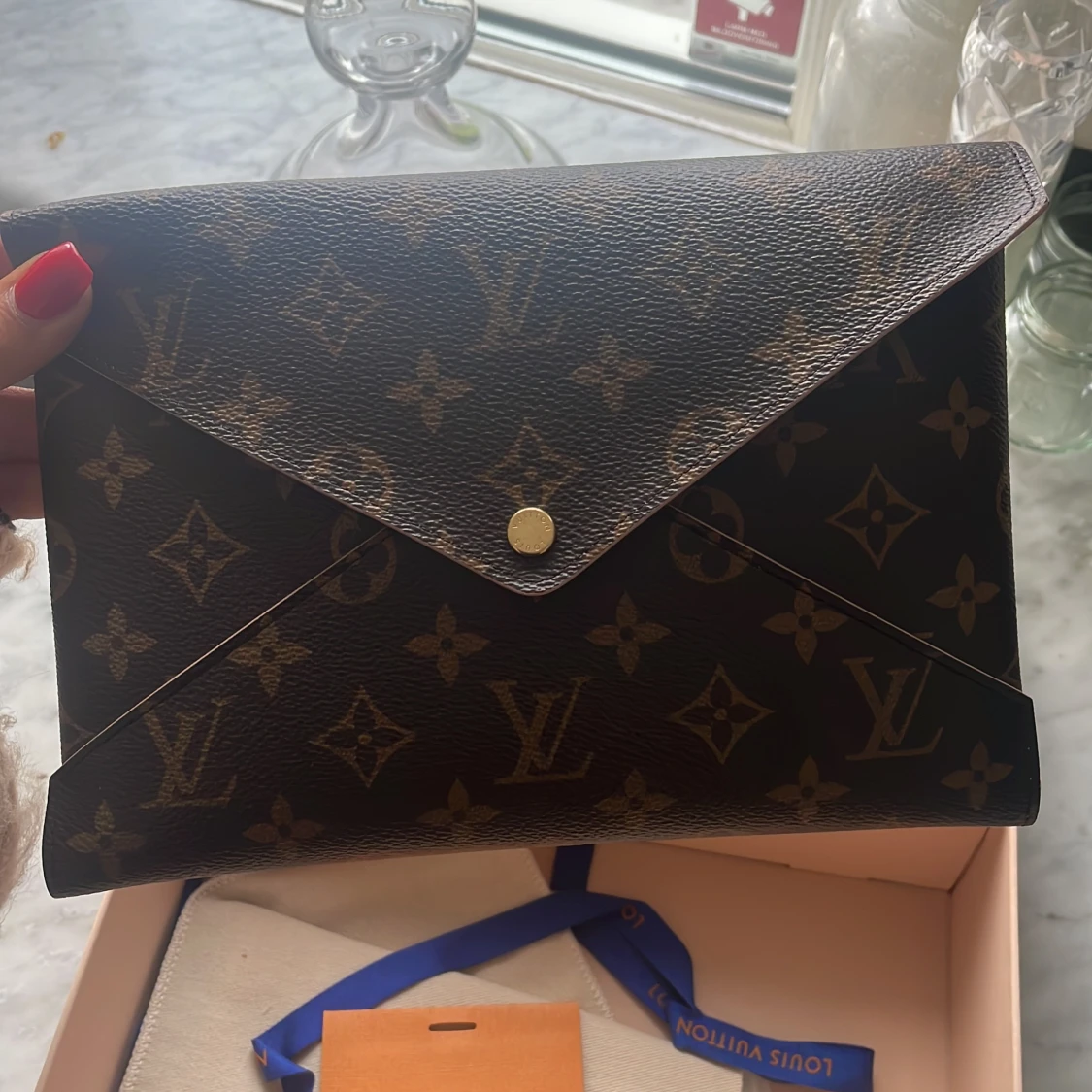 Louis Vuitton  - 90