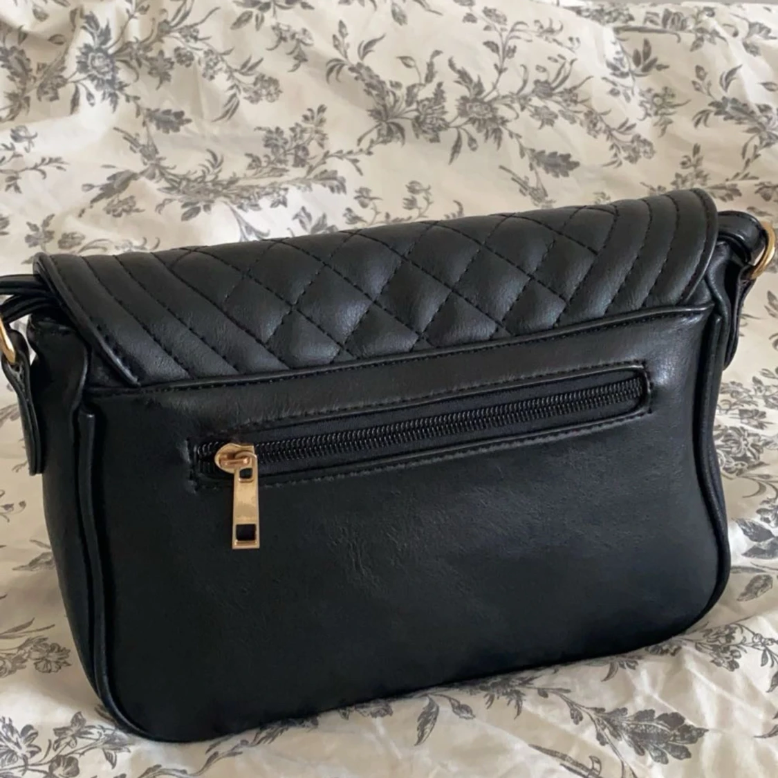 Svart axelrem väska - 90