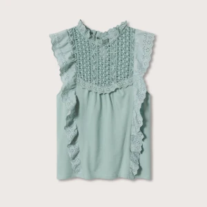 Blus från mango - Fint skick, endast använd en gång. Inga tecken på användning💞 Skriv för egna bilder!