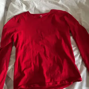 En röd tröja jag köpte för något år sen som jag tänkte ha till julen med blev inte av💕