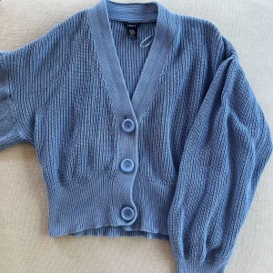 Stickad kofta - Stickad kofta från Lindex i mycket bra skick!