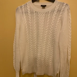 Tunnstickad tröja  - Ljusrosa/beige tröja ifrån Lindex. Storlek S.