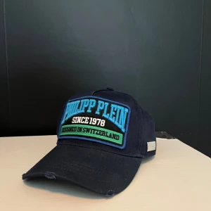 Philipp Plein Keps - Philipp Plein keps i mycket bra skick. Använd fåtal gånger.   