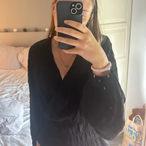 Blus bubbleroom - Super fin blus. Aldrig använd och ser helt ny ut. Storlek S men passar även XS och M