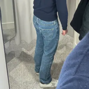 Stilrena jeans från Levi's i modellen 