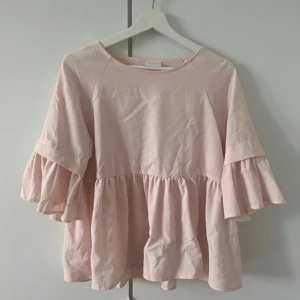 Rosa blus - Jätte fin rosa blus som är jätte söt till sommaren💓