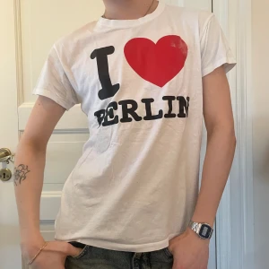 I love heart Berlin t-shirt graphic tee ironic  - Vit I ❤️ Berlin t-shirt köpt i Berlin 🏙️