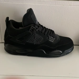 Jordan 4 black cat - Kom privat om ni har frågor eller om ni vill har mer bilder på skorna