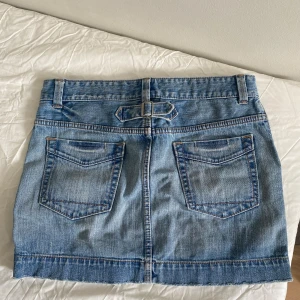 Jeans kjol - Perfekt jeans kjol!!! Säljer ändas för att den är för stor för mig! 😊🫶👌💋☀️☀️