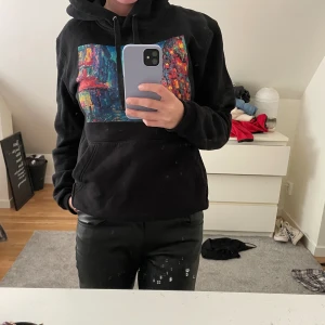 The cool elephant hoodie  - Säljer min fina the cool elephant hoodie som ej används längre, väldigt fint skick fortfarande. Den har två små fläckar (bild 4 och 5) men inget som syns när man har på sig tröjan🩷🩷