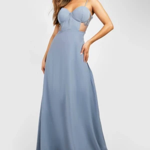 Balklänning - Superfin ljusblå klänning i storlek 36. Är aldrig använd då jag hade en annan klänning till min bal och är därför helt i nyskick🥰 skriv vid minsta intresse😊