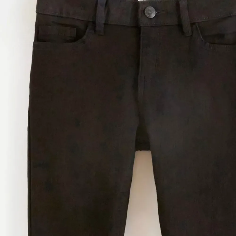 Bootcut jeans från Lindex! Jättebra skick. Säljer för att de är för korta för mig. Orginalpris: 349 kr💗. Jeans & Byxor.