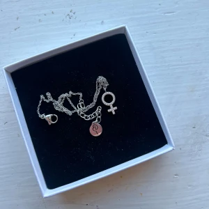 Edblad halsband!! - Säljer mitt så fina Edblad halsband❤️❤️❤️❤️då ja använder guld men de är så så gulligt!!